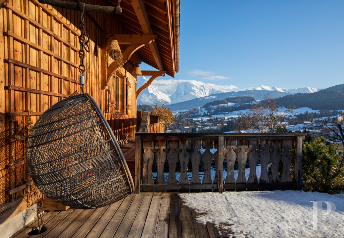 À Cordon, en Haute-Savoie, un chalet raffiné ouvert sur la chaîne du Mont-Blanc - photo  n°4